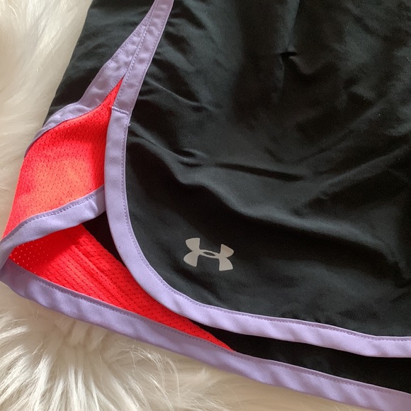 Under Armour Black Running Shorts - Picture 2 of 7
